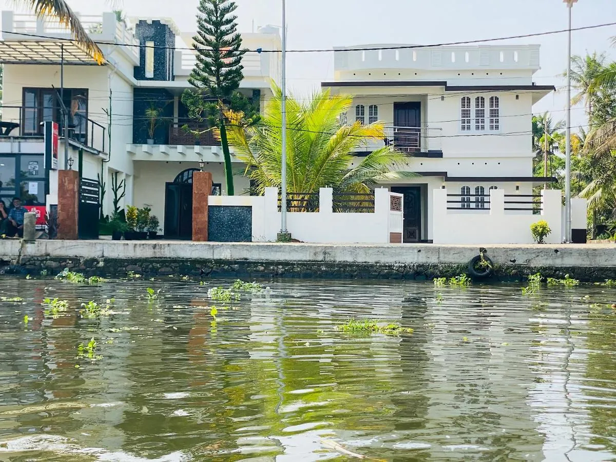 Lodge Alice Lake Promise Alappuzha