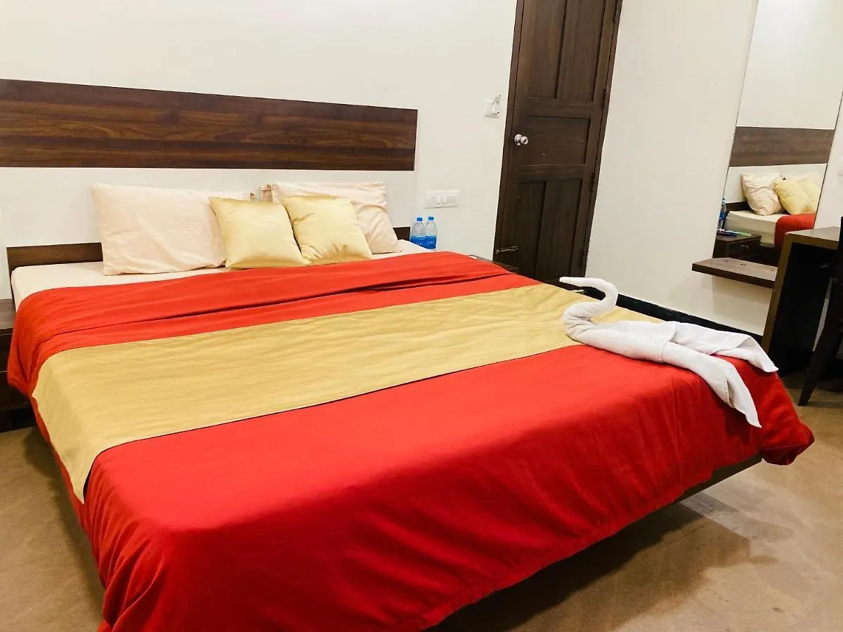 Alice Lake Promise Alappuzha Lodge