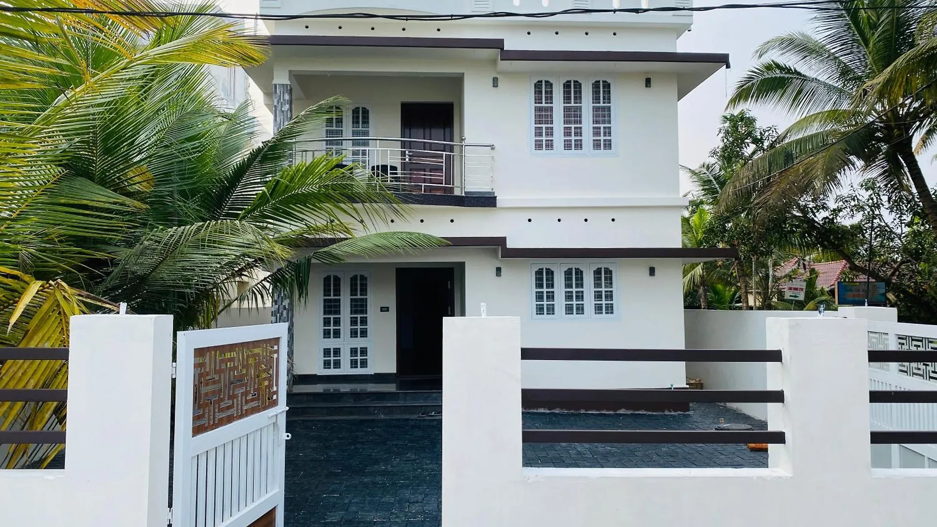 Lodge Alice Lake Promise Alappuzha